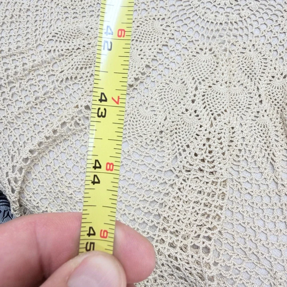 Vintage Handmade Crochet Pineapple Lace Tablecloth 44 Inch Round Cream Cotton